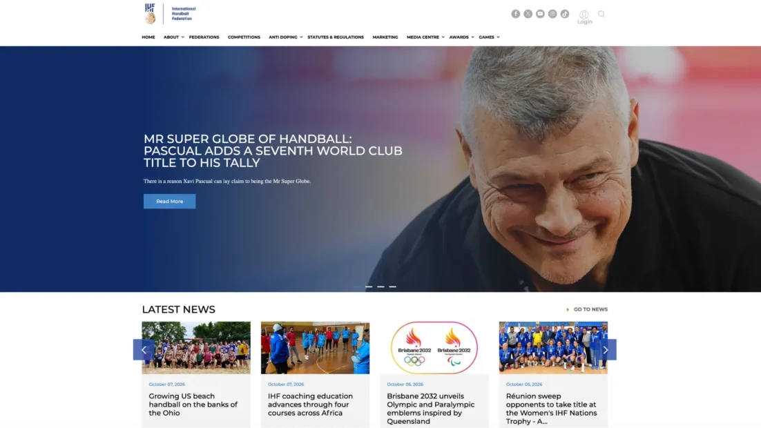 Página inicial da IHF, a federação internacional de handebol, com o menu e as notícias mais recentes